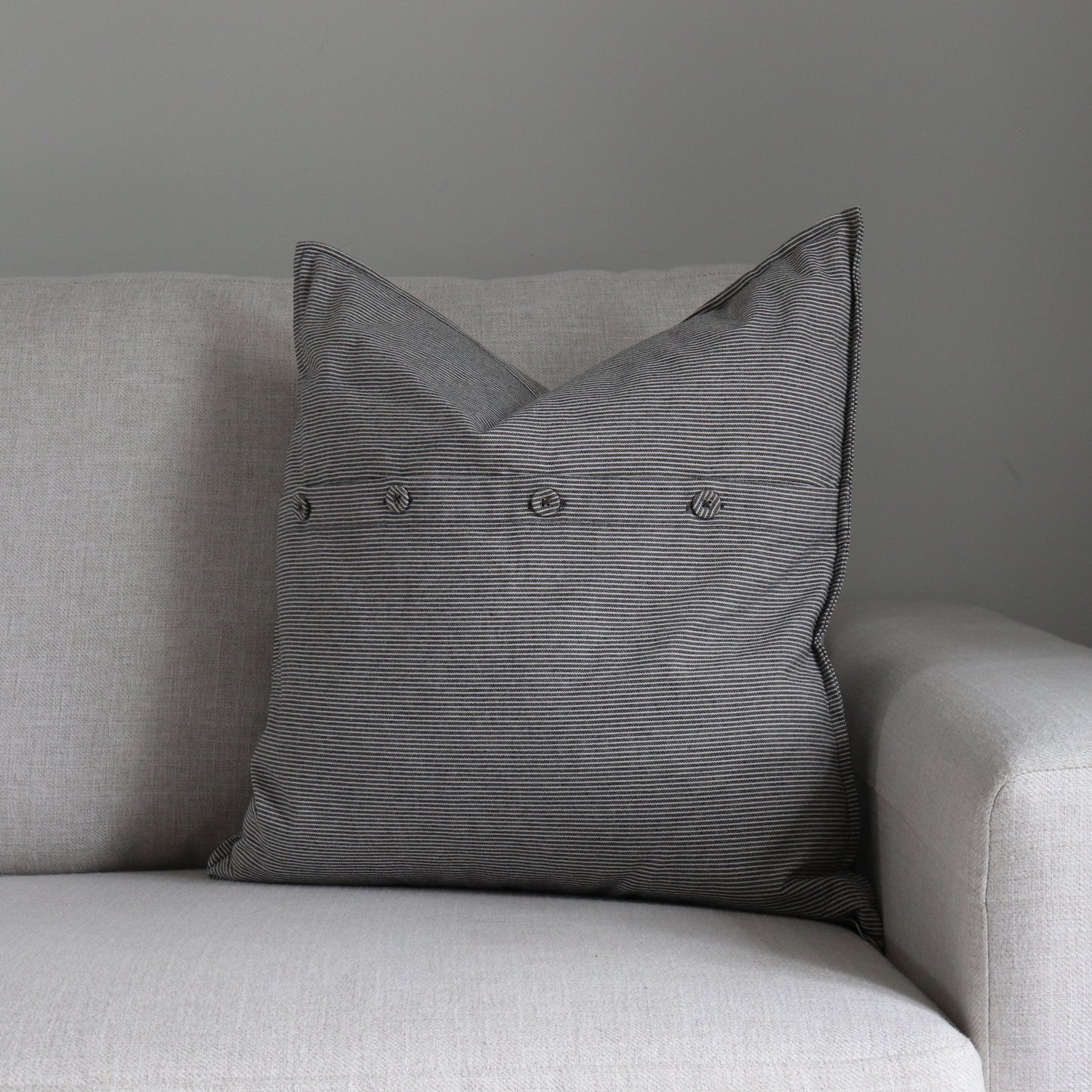 TP015-Grey Striped