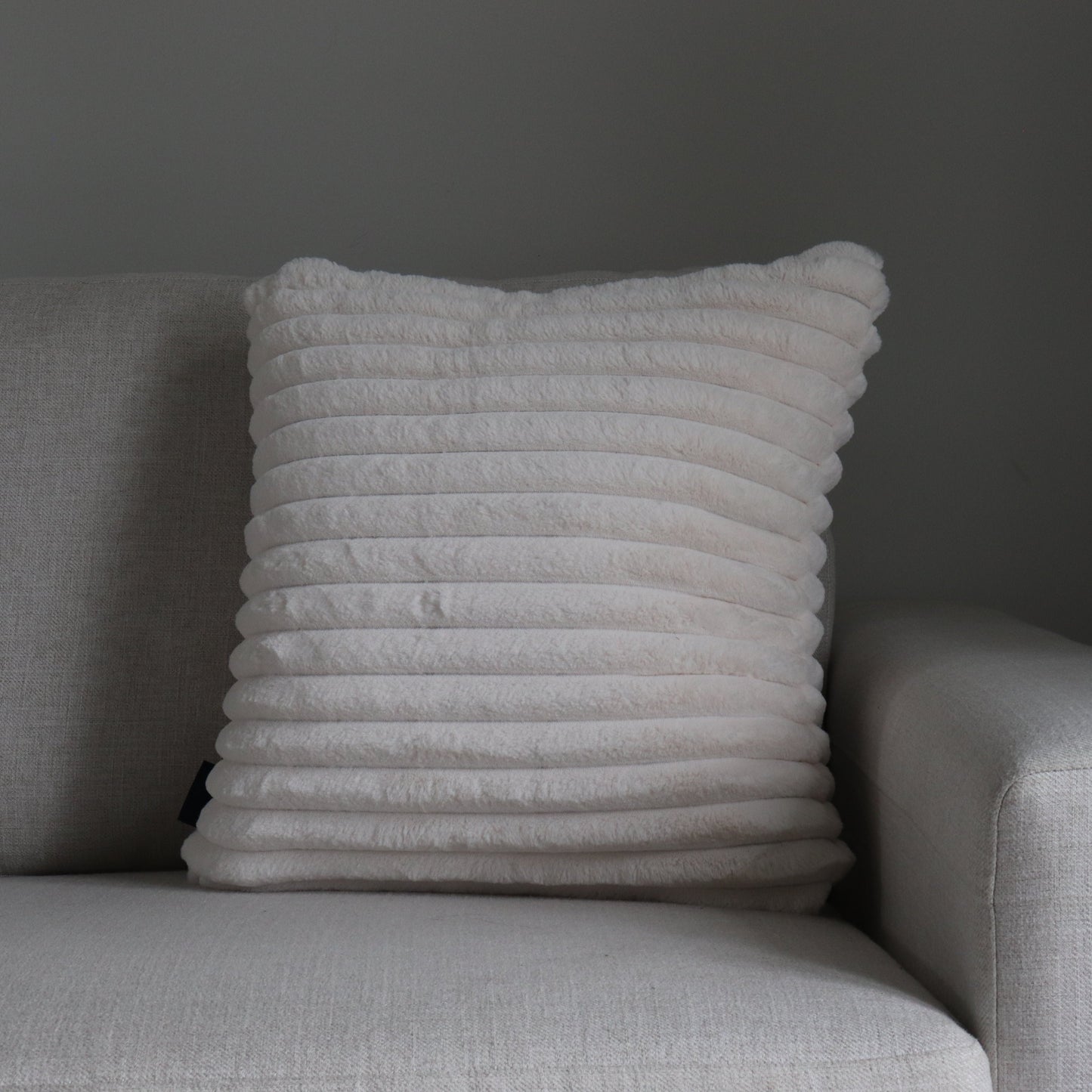 TP018-White Striped Faux Fur