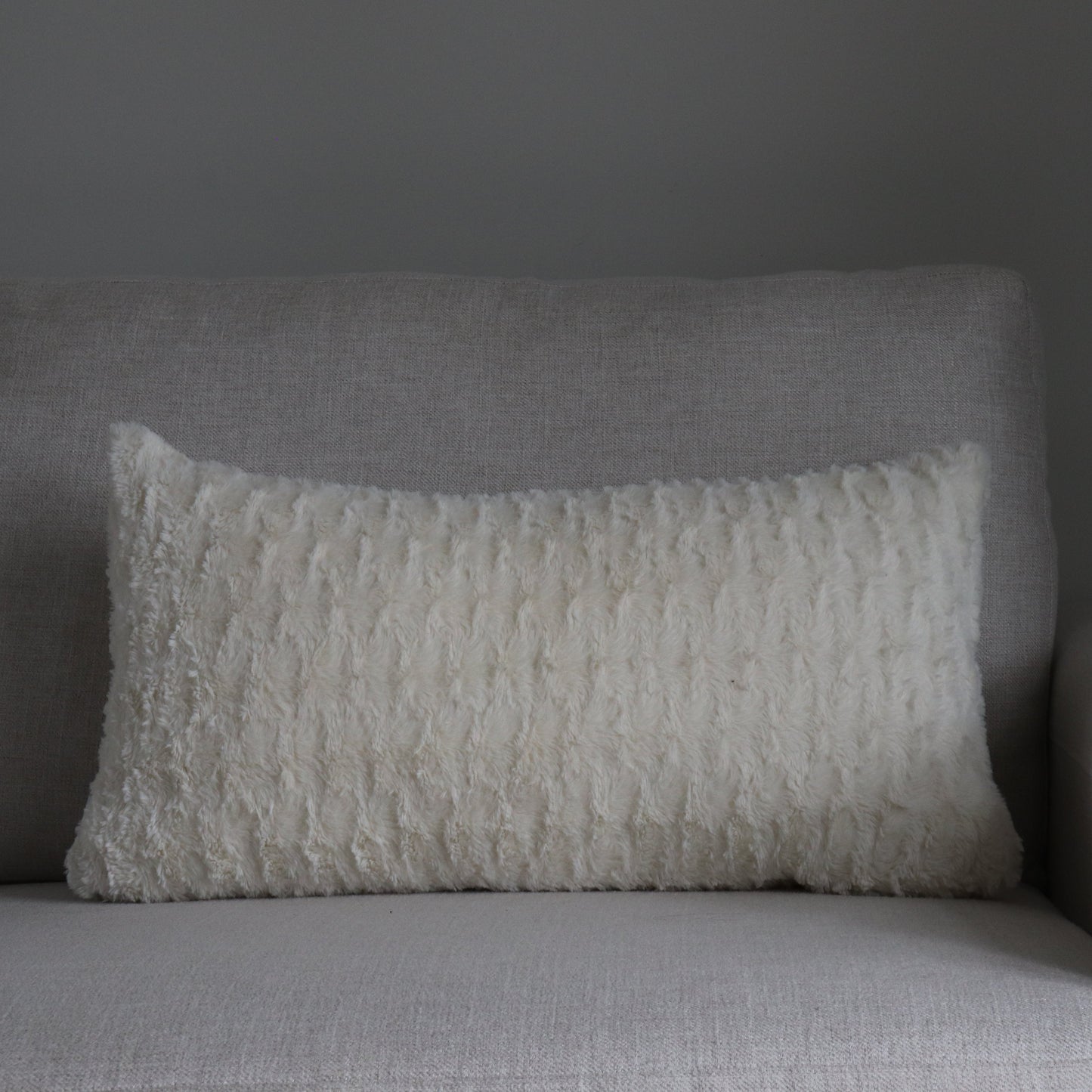 TP024-White Textured Faux Fur