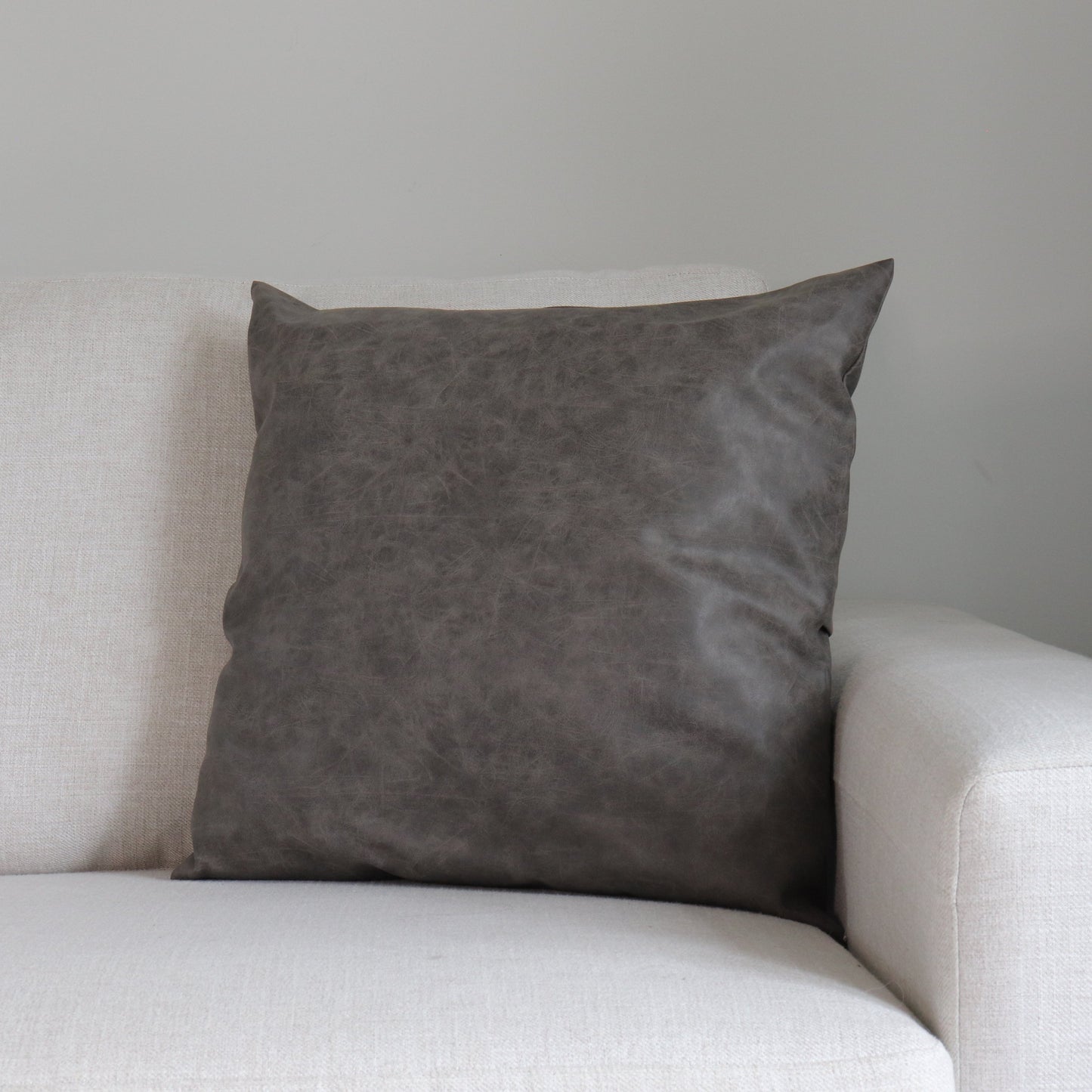 TP039-Grey Faux Leather