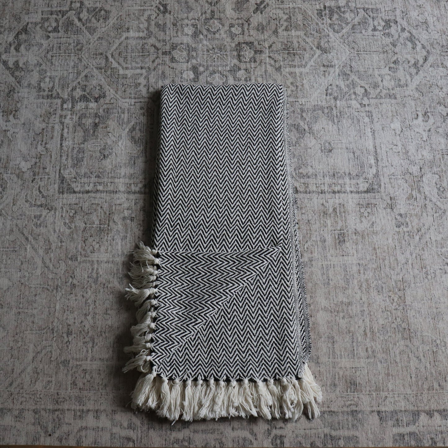 TB005-Black & White Patterned